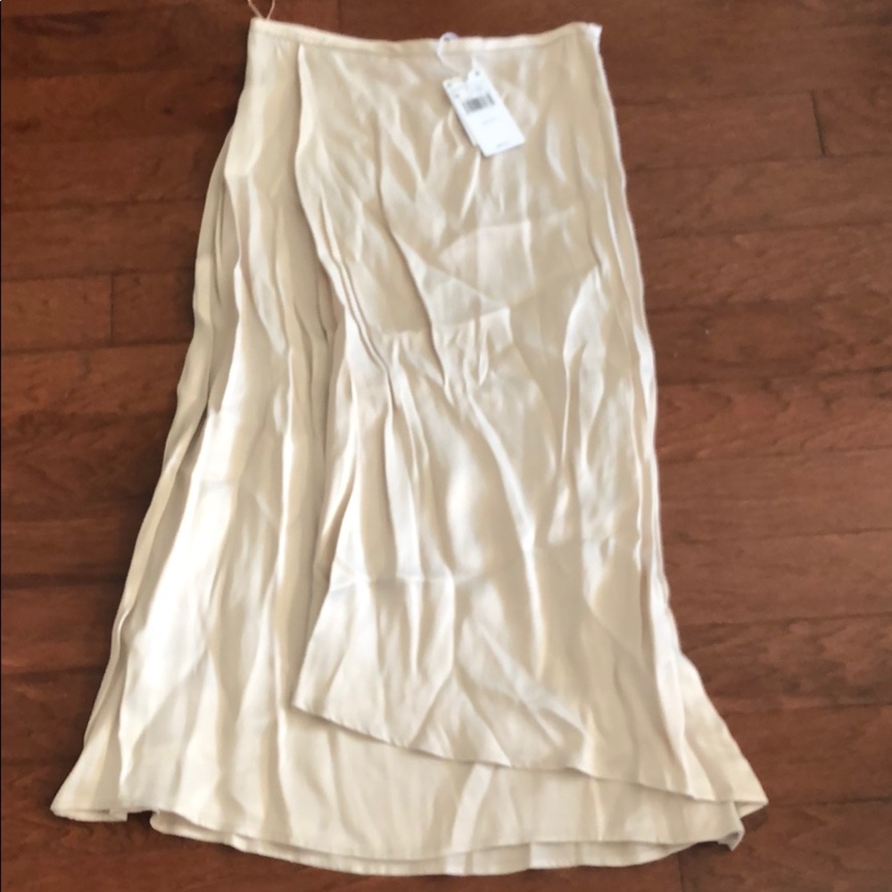 NWT Mango Cream Skirt. Size 4